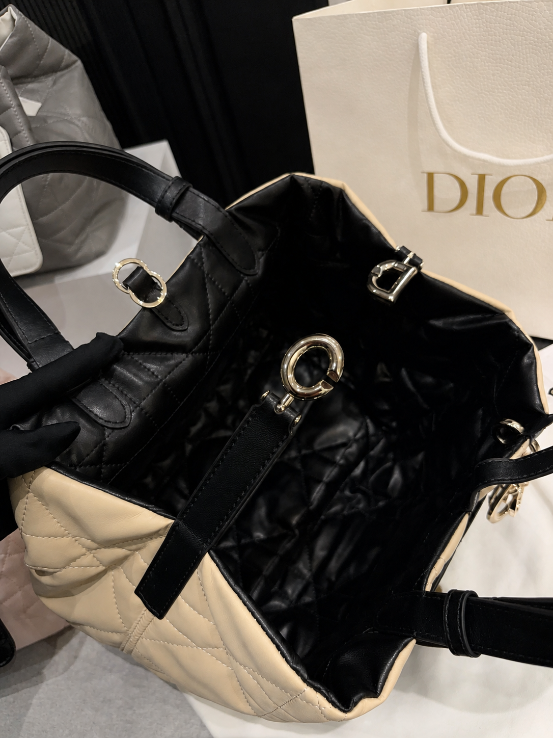 디올 오블리크 시그니처 토트백 31 이미지 4