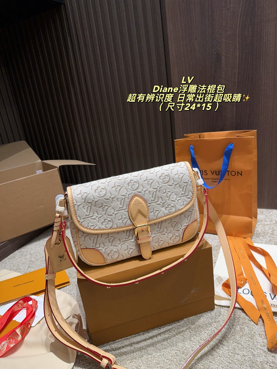 루이 비통 다이앤 엠보싱 숄더백 14 대표 이미지 1
