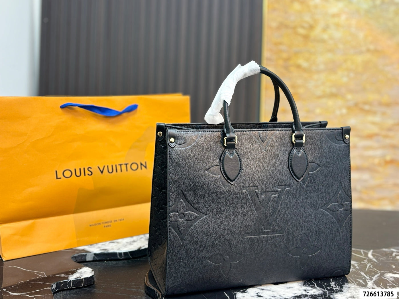 루이 비통 엠보싱 온더고 라지 토트백 29 대표 이미지 1