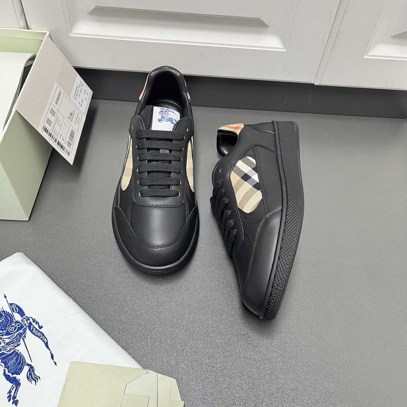버버리 타임리스 데일리 슈즈 07